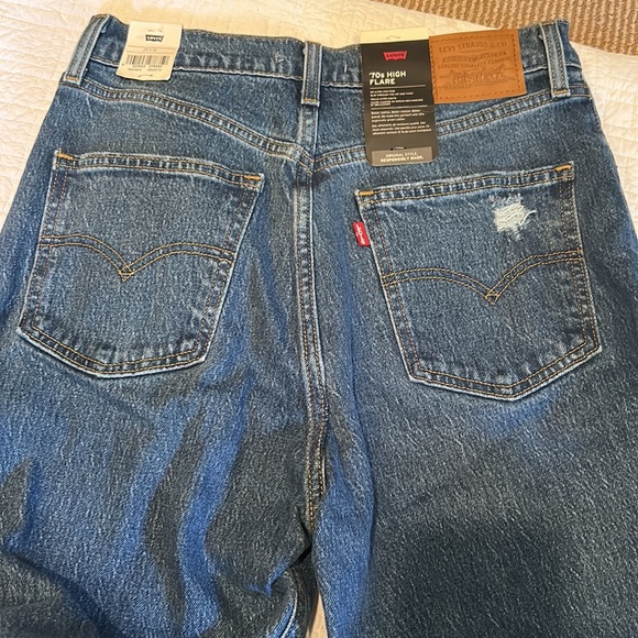 LEVIS PREMIUM 70’s high flare jeans in size 29x32. NWT! Perfect addition to fall - Picture 5 of 15